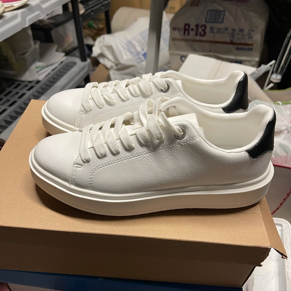 Steve Madden men’s causal shoe